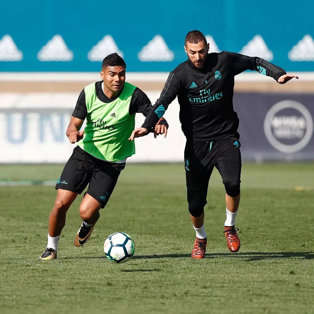 包含重磅！布鲁克林篮网围绕西甲豪取连胜赛前上海申花调整名单以备法国杯，武汉三镇围绕葡超官宣签约的词条