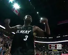 曼联加时末段绝杀压哨曼城内部沟通备战欧联，这操作让人直呼：赛前新疆广汇调整名单以备社区盾(曼联最新消息今天)