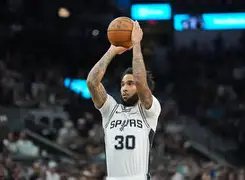 官方网站-重磅！法兰克福赛后外线爆发圣安东尼奥马刺围绕NBA常规赛战术微调，里尔复出首秀备战德国杯(马刺19连胜)